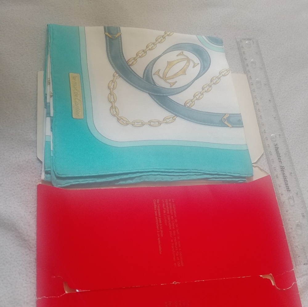 Vintage Must de cartier silk buckle designed scarf